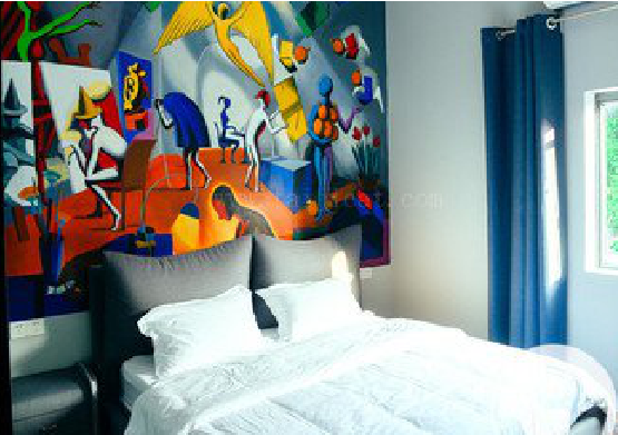 柳城对于酒店的墙体彩绘而言更注重哪些方面？